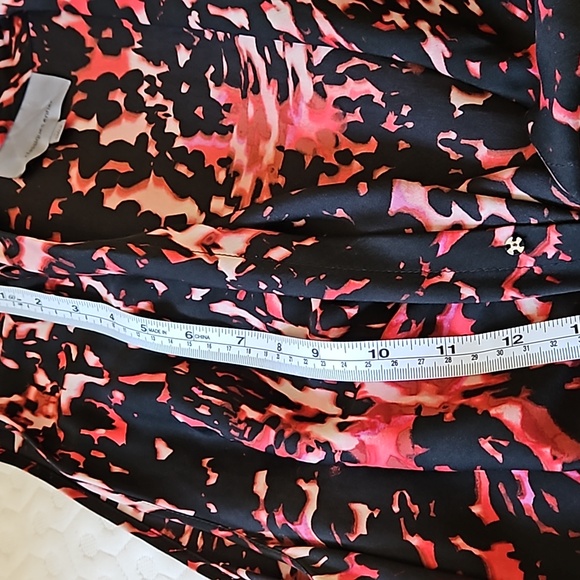 Classiques Entire Red + black SILK sleeveless cowl neck blouse, XL, EUC. - Picture 11 of 14